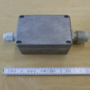 Abzweigdose aus Aluminium, 80x75x57 , 2 seitl. Abg?nge , IP66 Abzweigdose aus Aluminium, 80x75x57 , 2 seitl. Abg?nge , IP66