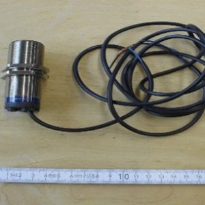 10001575, Induktiver Sensor mit Anschlusskabel 2m, XSAV 11373/12-.48V DC/ M30x1,5